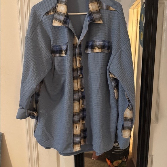 Large (could fit XL and still be big) waffle knot with flannel trim button down - Picture 1 of 4